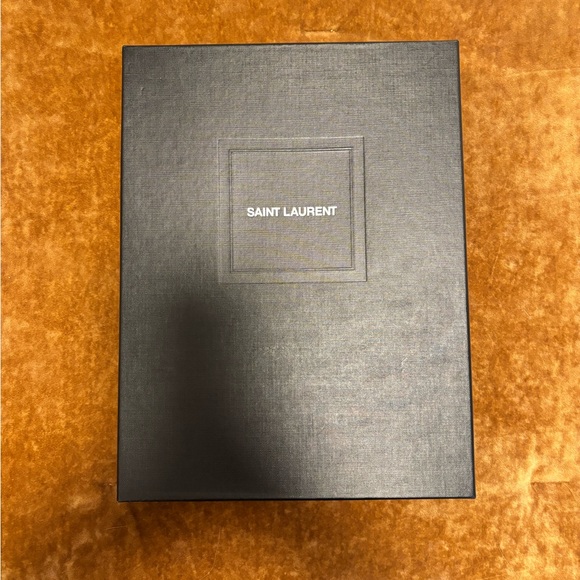 AUTHENTIC YVES SAINT LAURENT Pebbled Leather Clutch Portfolio - Picture 9 of 11